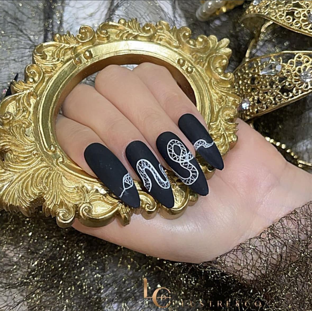 Gel Art Liner ( Black Or Super White ) -10ML