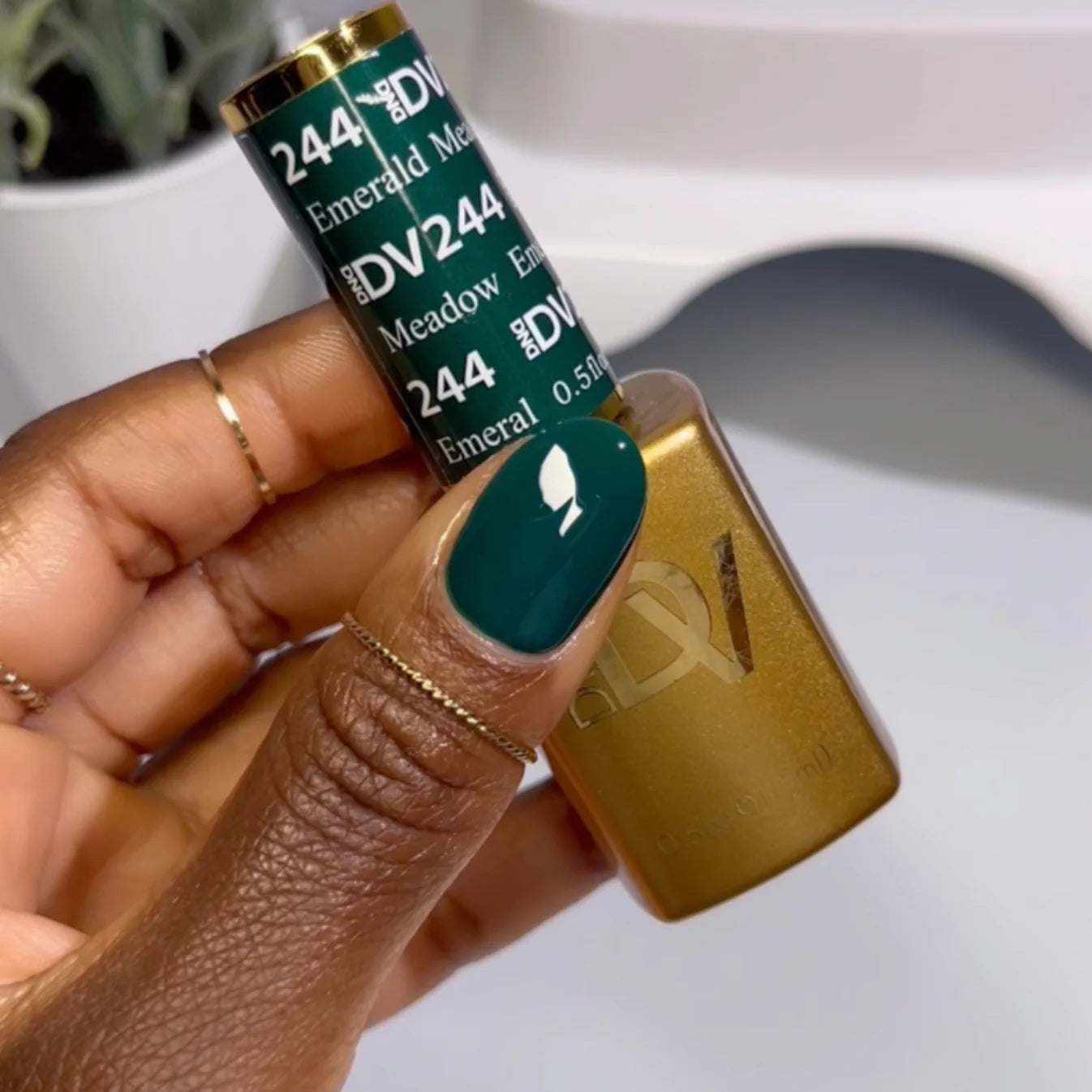DND DIVA Gel & Lacquer Duo - DV #244 Emerald Meadow
