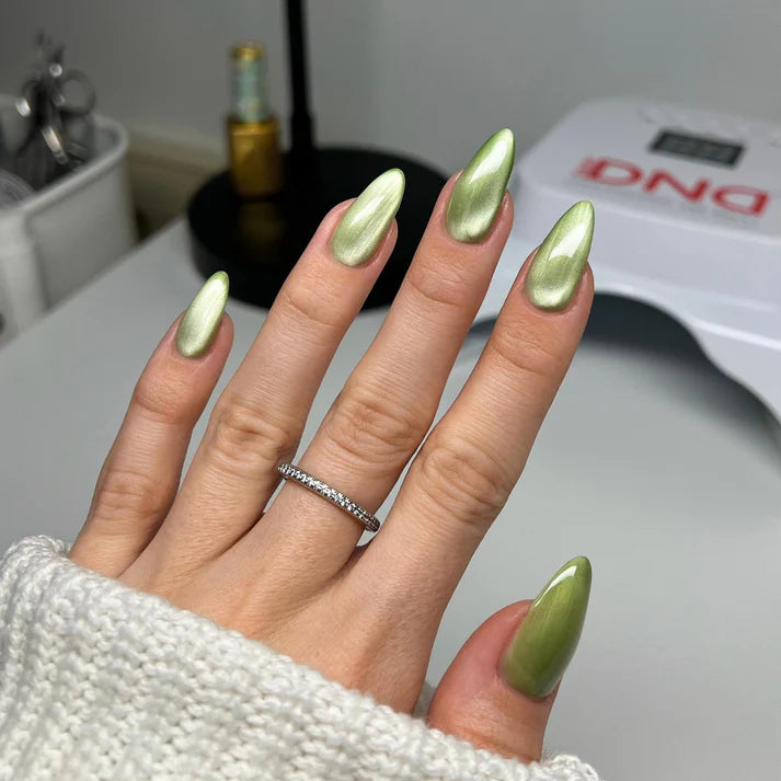 DIVA 9D Cat Eye Glassball #12- Leafy Prowl