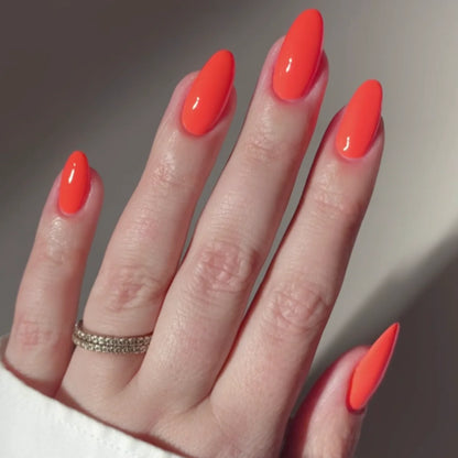 DND DIVA Gel & Lacquer Duo - DV #210 Sunkissed Coral