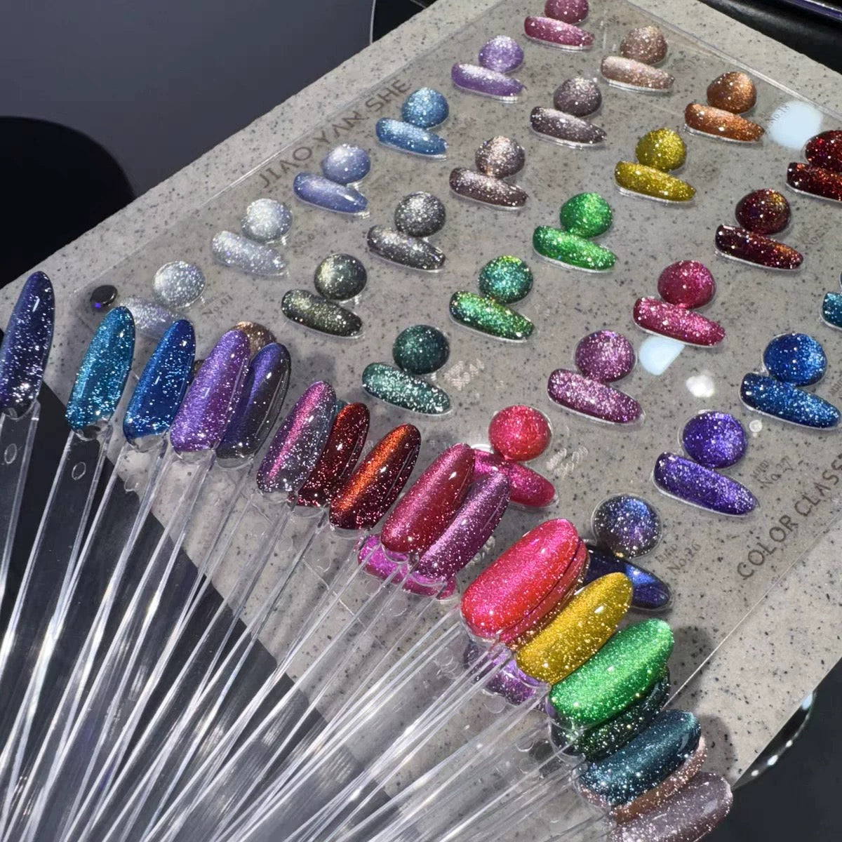 JIAO YAN SHE |  Secret Butterflies (Cat Eye) - 30 colors