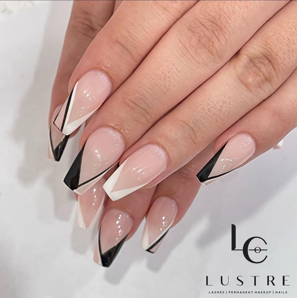 Gel Art Liner ( Black Or Super White ) -10ML
